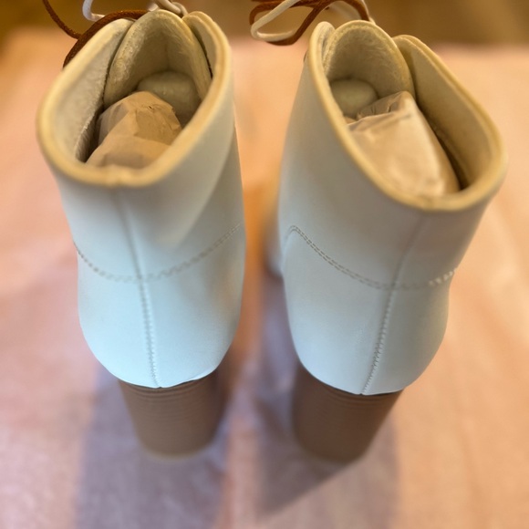 Ankle Boots, White Women’s Round Toe Lace Up Chunky Heels Boots Size 7.5 - Picture 5 of 6